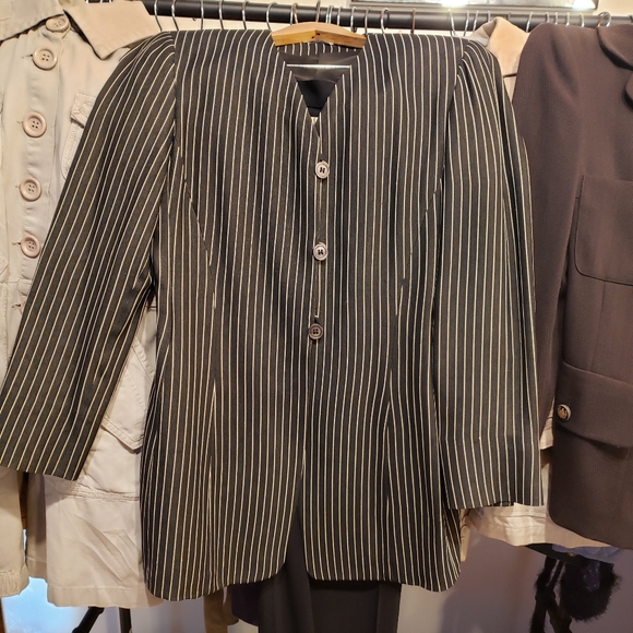 ACCENTO BY MARZOTTO black tan pinstripe blazer pantsuit EUC - Picture 6 of 6